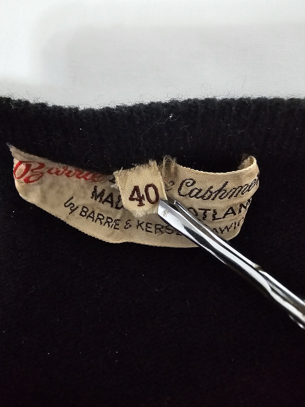 Vintage Barrie Scotland 100% Pure Cashmere Black Short Sleeve Sweater Women M/L - Picture 7 of 8